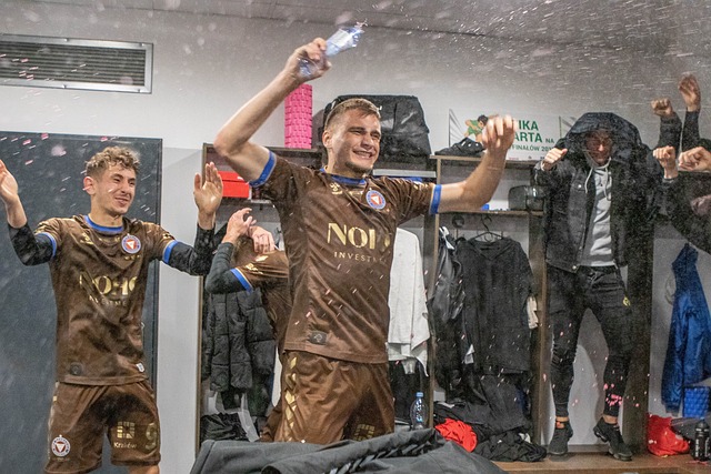 庫明加还提 庫明加还提