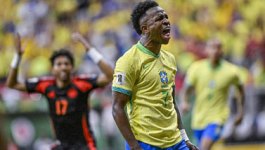 伊布膝傷治療不理想 需要接受手術.